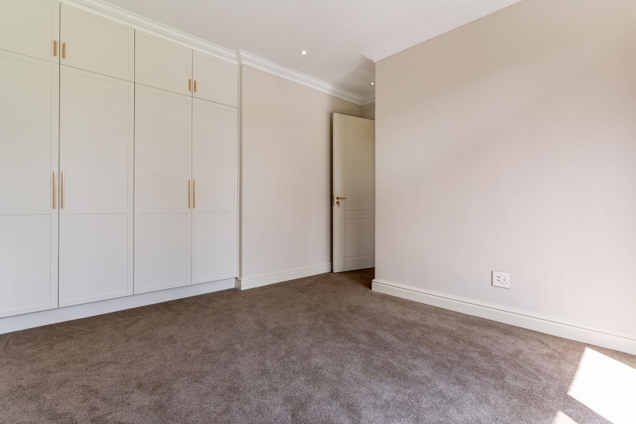 5 Bedroom Property for Sale in Constantia Western Cape